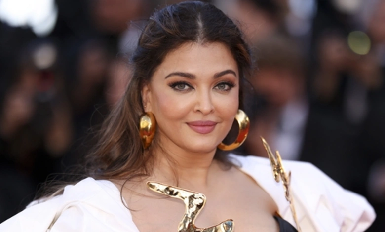 Aishwarya Rai’s Car Involved in Minor Collision with Bus in Mumbai