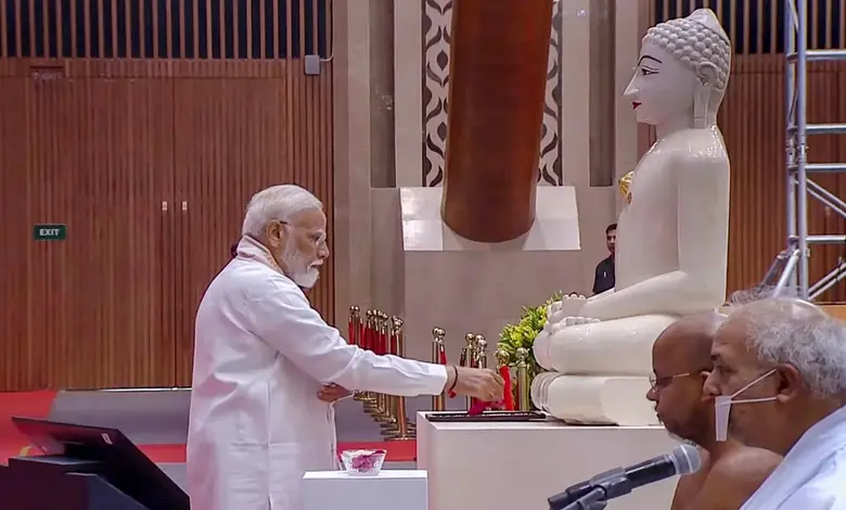 PM Modi Honors Mahavir’s Legacy on Birth Anniversary, Highlights Jain Values