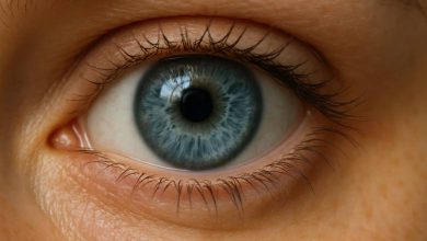 Scientists use laser device to perceive "olo," a new color beyond human vision. Resembles bright teal.