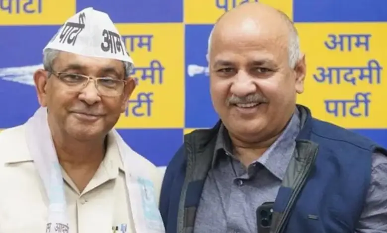 In a major setback to the Aam Aadmi Party in Delhi, 13 councillors have resigned from the party and announced the formation of a separate faction.