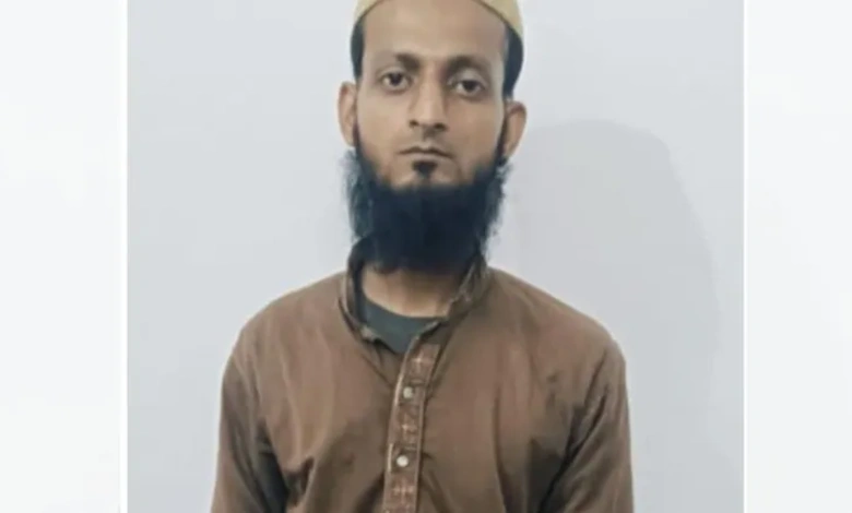 UP Man Detained for Alleged Espionage Links to Pakistan via WhatsApp Groups