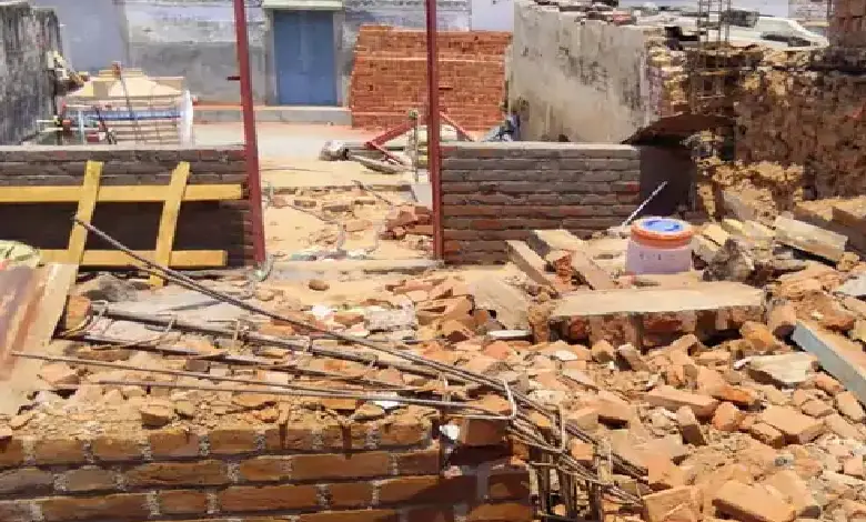 A wall collapsed during construction work on Friday at Sundarpura village of Vijapur Taluka in Mehsana district.