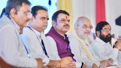 Union Home Minister Amit Shah and CM Devendra Fadnavis present an award to Savarkar Pratishthan.