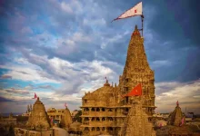 Dwarkadhish temple under blackout orders as security tightens in Gujarat amid rising India-Pakistan tensions and emergency curbs.