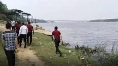 Crime scene investigation near Kalol canal where missing Vadodara man’s body was found amid ongoing murder suspicion.
