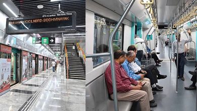 Commuters at Mumbai Metro Aqua Line 3 stations face delays due to mobile network outage and digital ticketing failure.