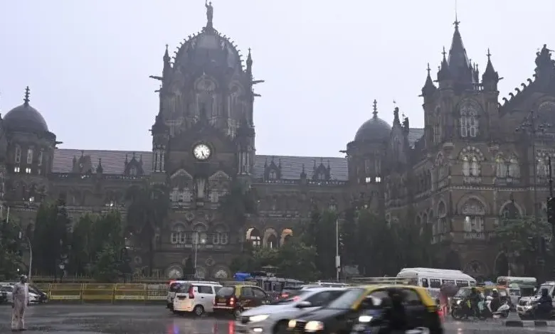 Mumbai Monsoon News: Heavy Rains Pound City, Flooding In Bandra & Kings Circle; Aviation & Railway Affected