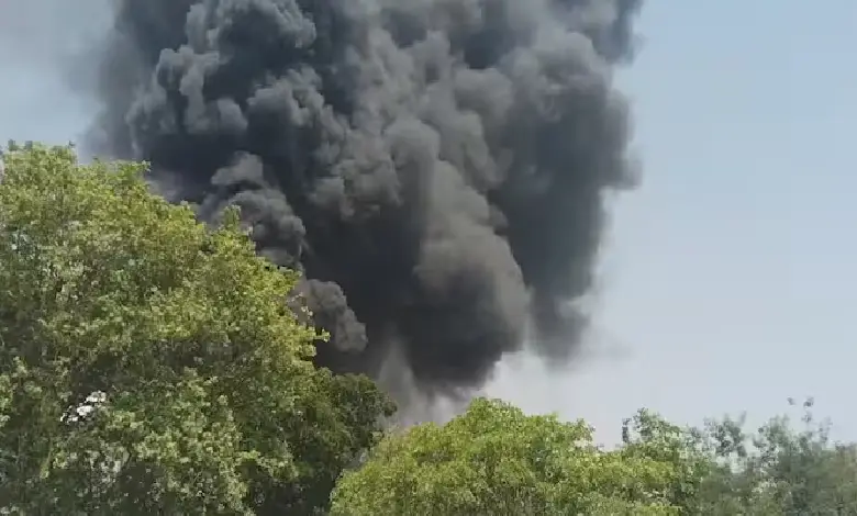 A plane has crashed in the Meghaninagar IGP compound of Ahmedabad city.