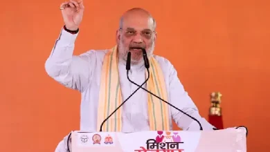 Union Home Minister Amit Shah opened another front by asserting that those who speak English in the country would soon feel ashamed.
