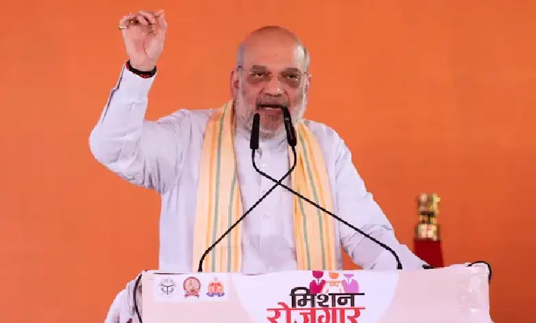 Union Home Minister Amit Shah opened another front by asserting that those who speak English in the country would soon feel ashamed.