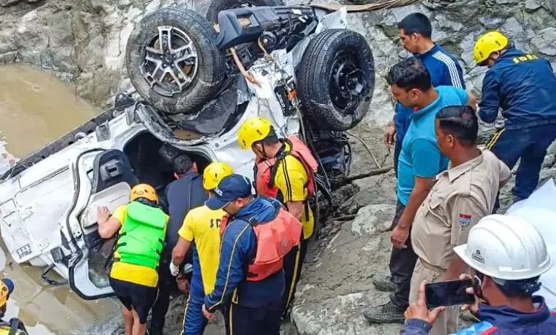 At least two people have died and seven others were injured after a 31-seater, was carrying a total of 20 people, including the driver, plunged into the Alaknanda River in Uttarakhand.