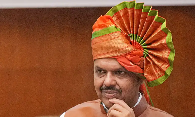 Maharashtra CM Devendra Fadnavis on Sunday slammed Congress leader Rahul Gandhi.