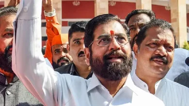 Maharashtra Deputy Chief Minister Eknath Shinde's travel from Jalgaon to Mumbai was delayed by nearly an hour on Friday.