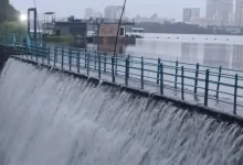 Mumbai’s Powai Lake Overflows as Heavy Rains Soak City