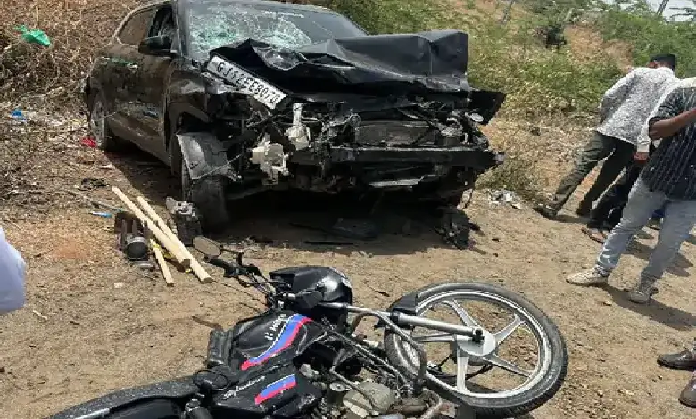 Fatal road accident near Satapar involving Creta car and two bikes, highlighting rising dangers of reckless driving in Gujarat.