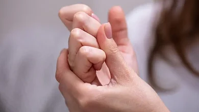 "The Truth About Knuckle Cracking: Is It Really Bad for Your Joints?"