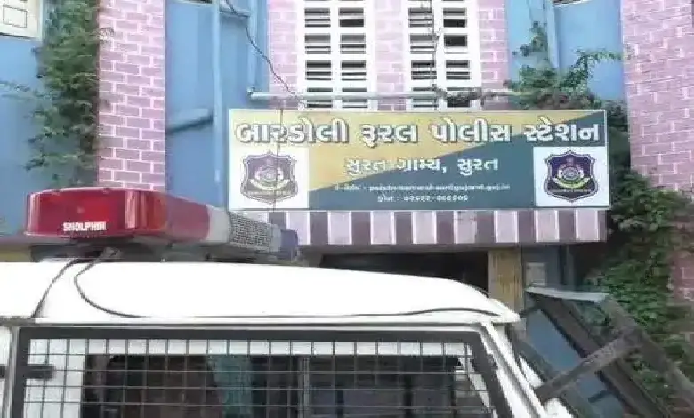 Crime scene in Bardoli where man was tied to a tree and beaten to death over mango theft suspicion by five co-workers.