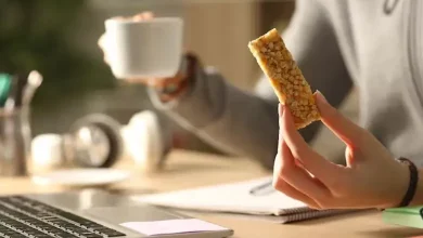 Are Protein Bars a Nutritious Breakfast Choice?