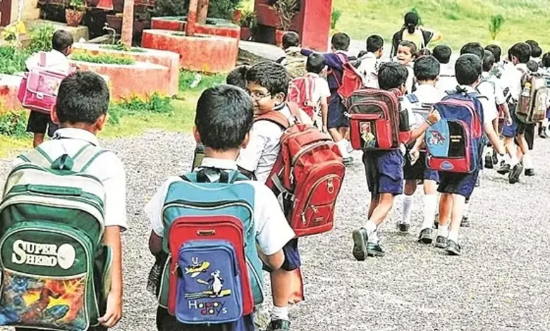 Maharashtra Eases Hindi Mandate, Offers Language Choice for Students