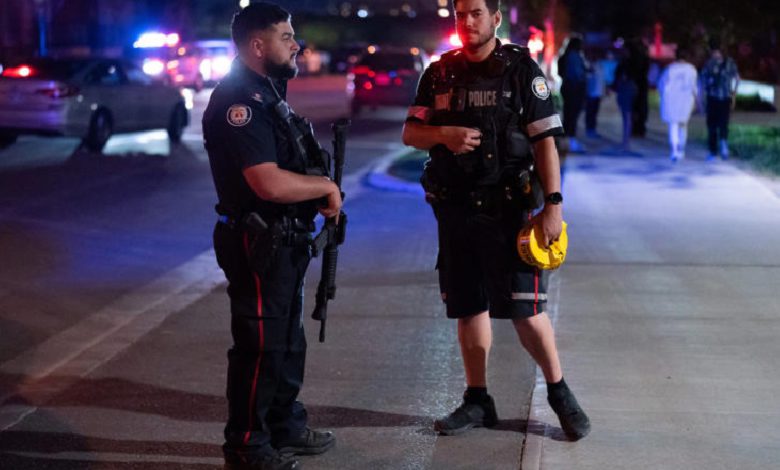 Toronto Shooting: 1 Killed, 5 Wounded in Lawrence Heights