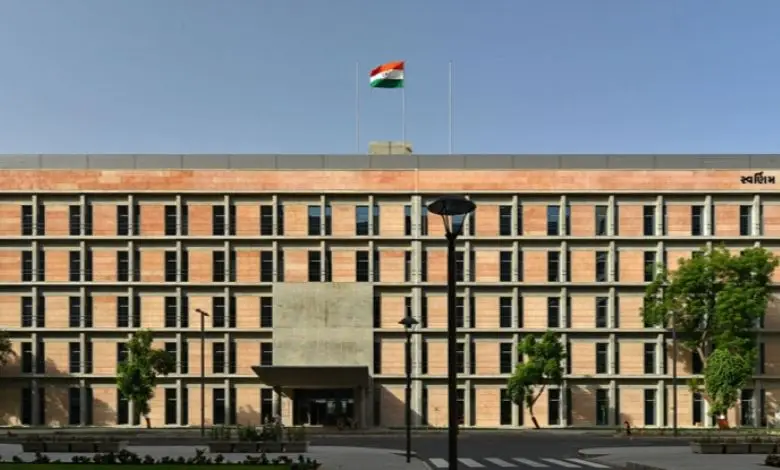Chief Minister's Office, Collector and important offices in Gujarat have been threatened with bombings.
