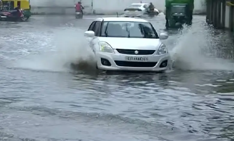 With the onset of the holy month of Shravan, a fresh spell of rainfall has begun in Gujarat.