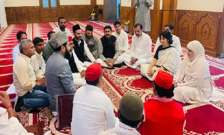 A political storm has erupted over Samajwadi Party chief Akhilesh Yadav's recent visit to a mosque near Parliament.