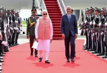 Prime Minister Narendra Modi, who is on an official visit to the Maldives, was welcomed with a 21-gun salute at the 60th Independence Day celebrations in the Maldives.