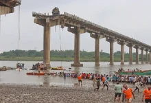 The deadly bridge collapse on the Mahisagar River in Gujarat's Vadodara district occurred due to crushing of pedestal and articulation joints.