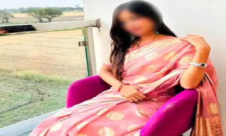 The deceased woman who was being blackmailed by her lover.