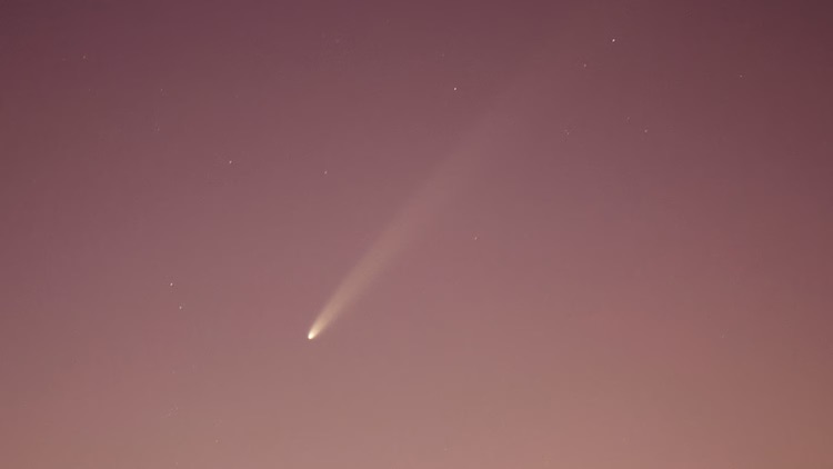 Mysterious Interstellar Comet 3I/ATLAS Streaks Across Our Solar System