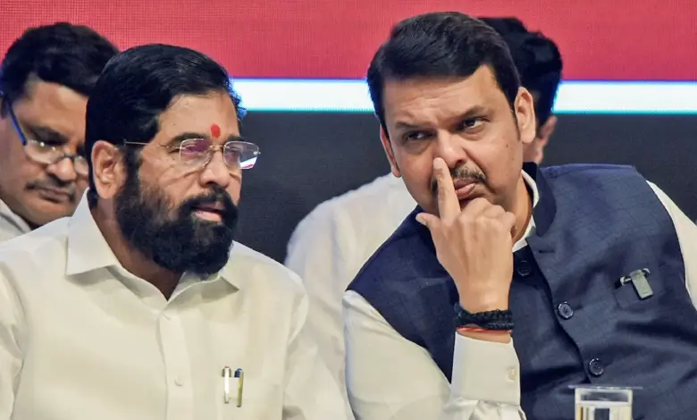 Fadnavis Defends Shinde After 'Jai Gujarat' Salute at Pune Event with Amit Shah