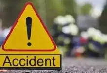 Protesters block Pardi Highway in Valsad after biker dies in pothole accident during monsoon, demanding road safety measures.