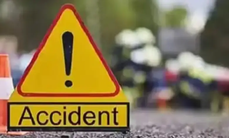 Protesters block Pardi Highway in Valsad after biker dies in pothole accident during monsoon, demanding road safety measures.