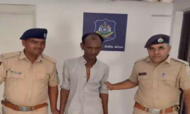 Acid attack on female Home Guard in Kalol by rickshaw driver during traffic duty, highlighting threats to law enforcement personnel.