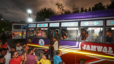 Amarnath Yatra 2025: Chanting 'Har Har Mahadev', 'Bam Bam Bhole', First Groups of Pilgrims Are Moving Towards The Holy Cave | WATCH VIDEO