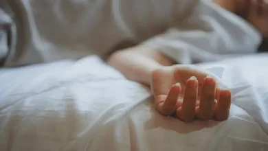 20-year-old Surat woman found dead at home; family suspects live-in partner in alleged murder case under police investigation.