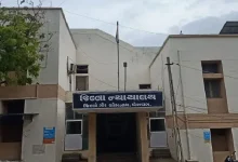 Police and bomb squad outside Veraval Court after bomb threat e-mail to District Judge Vikramsinh Gohil on July 7.