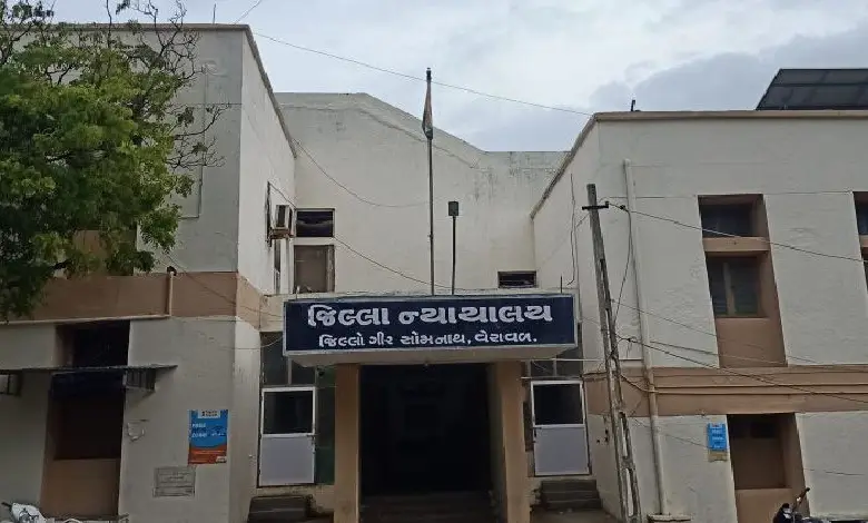 Police and bomb squad outside Veraval Court after bomb threat e-mail to District Judge Vikramsinh Gohil on July 7.