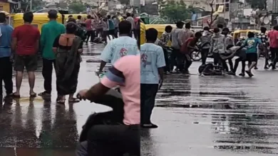 The public murder of a young man in Meghaninagar, Ahmedabad, has created a sensation in the entire area.