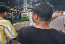 Tension flared in Kolkata’s Sealdah area on Wednesday night after students of Calcutta University alleged they were attacked and abused by Hindi-speaking traders.