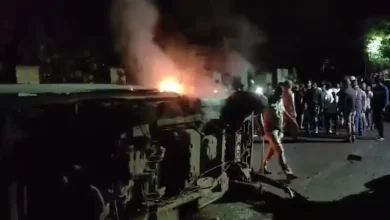 Kolhapur witnessed a violent clash late Friday night when two groups from different groups attacked each other in the Siddharthnagar area.