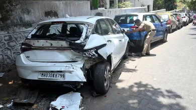 75 year old died after getting crushed between BEST bus and parked car in Malabar Hills