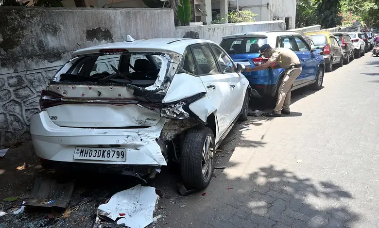 75 year old died after getting crushed between BEST bus and parked car in Malabar Hills