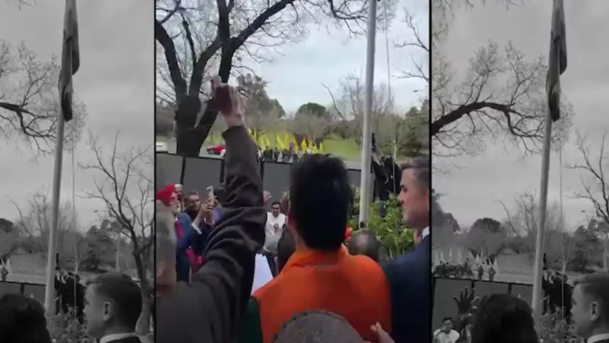 Attempts by a Khalistani group to disrupt Independence Day celebrations at the Indian consulate in Melbourne came a cropper as the community members sang patriotic songs to drown out the noise.