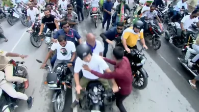 A dramatic moment unfolded during Congress leader Rahul Gandhi and RJD’s Tejashwi Yadav’s motorcycle rally in Bihar’s Purnea district on Sunday.