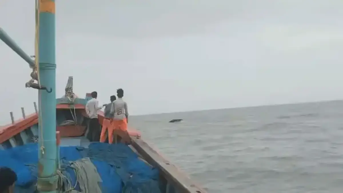 Another Fisherman's Body Found in Jafarabad Coast; 8 Remain Missing Amid Ongoing Search