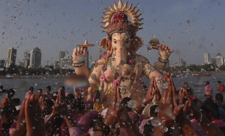 Maharashtra CM Fadnavis Chairs Key Meeting to Bolster Security for Mumbai's Ganeshotsav Festivities
