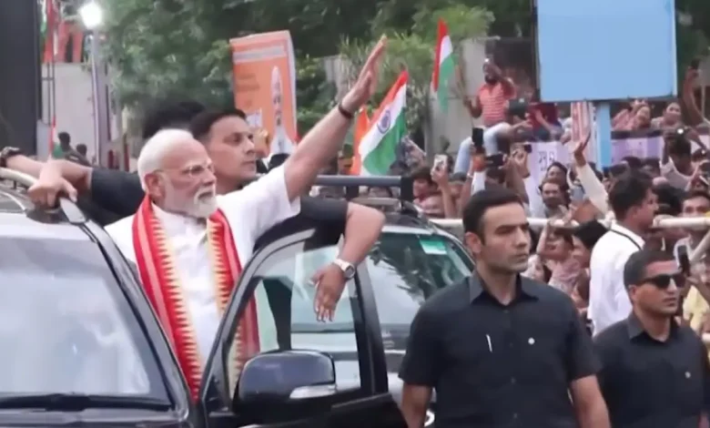 PM Modi in Gujarat: Mega Roadshow in Ahmedabad Followed by Rally in Nikol, to Inaugurate Development Projects Worth Over ₹5,400 Crore