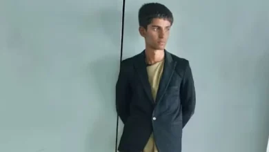 An Afghan boy traveled from Kabul to Delhi by hiding in the landing gear compartment of a plane, Indian authorities have said.